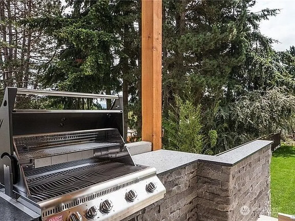 10207 NE 21st Place Bellevue WA 98004