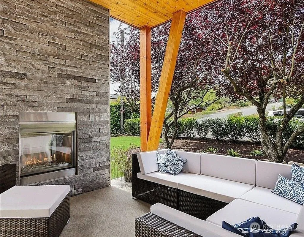 10207 NE 21st Place Bellevue WA 98004