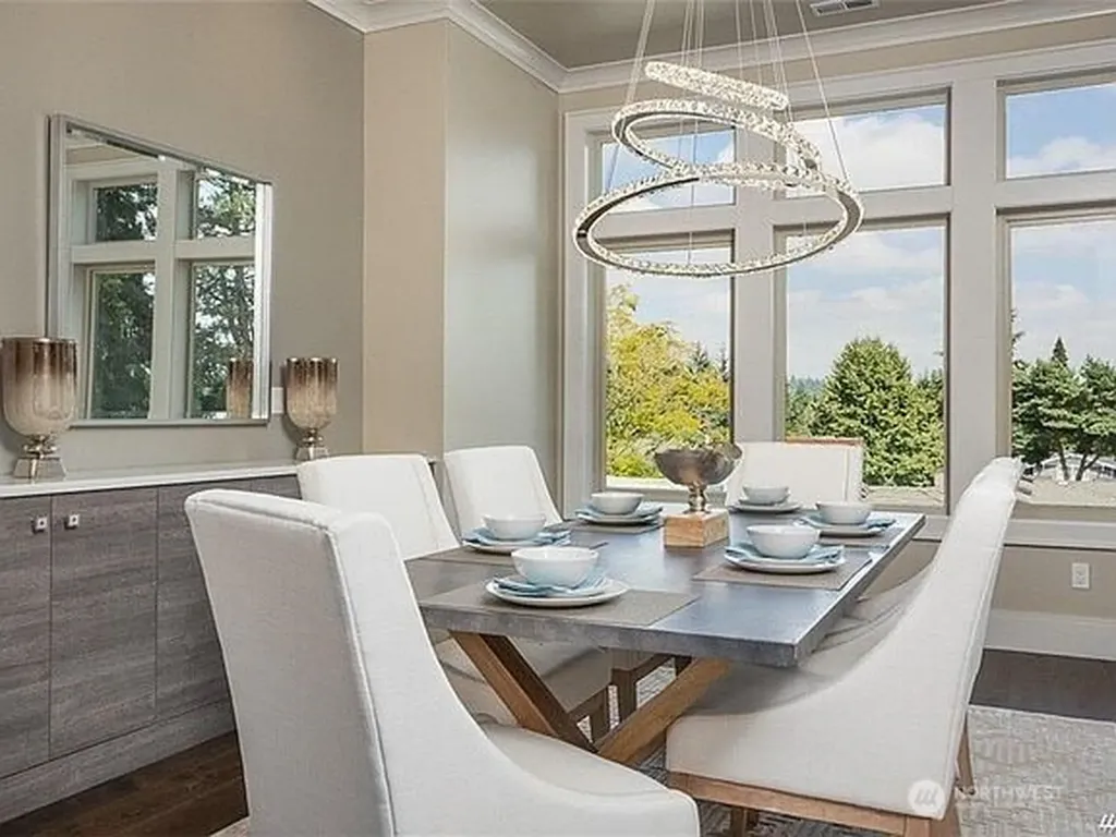 10207 NE 21st Place Bellevue WA 98004