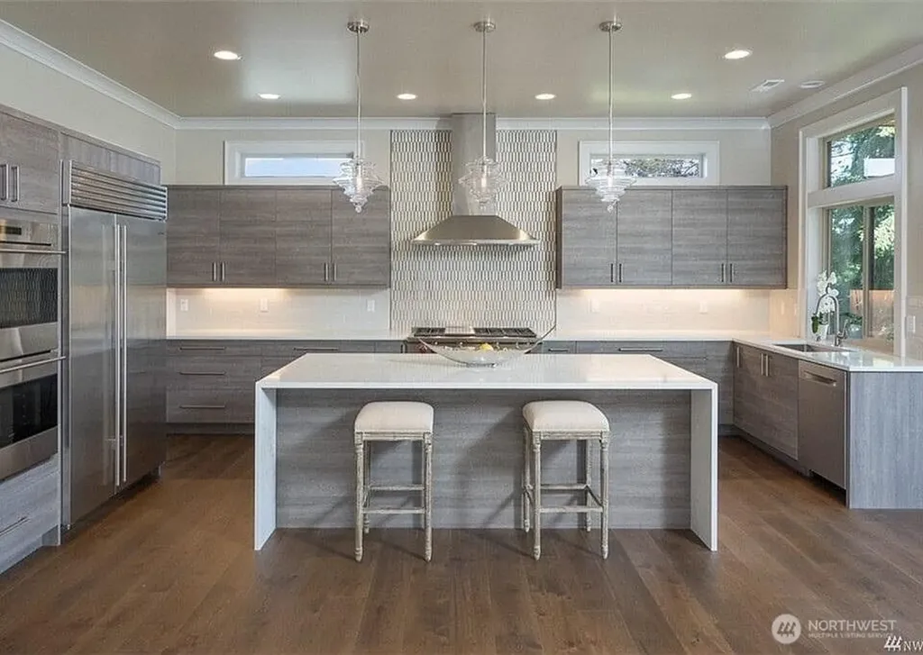 10207 NE 21st Place Bellevue WA 98004