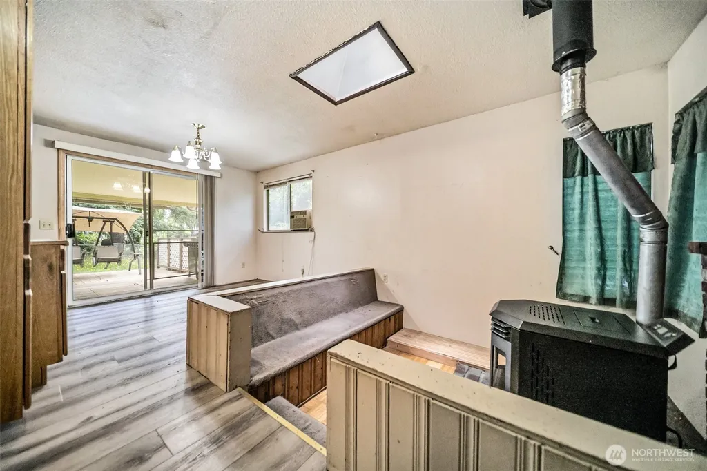 4391 SE Horstman Road Port Orchard WA 98366