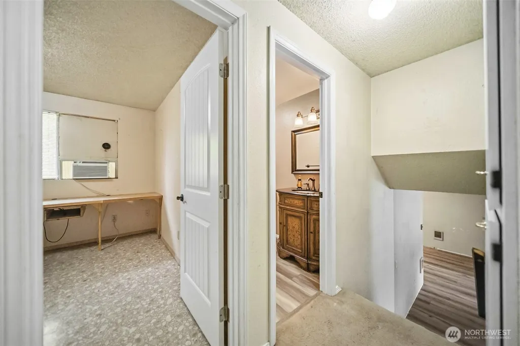 4391 SE Horstman Road Port Orchard WA 98366