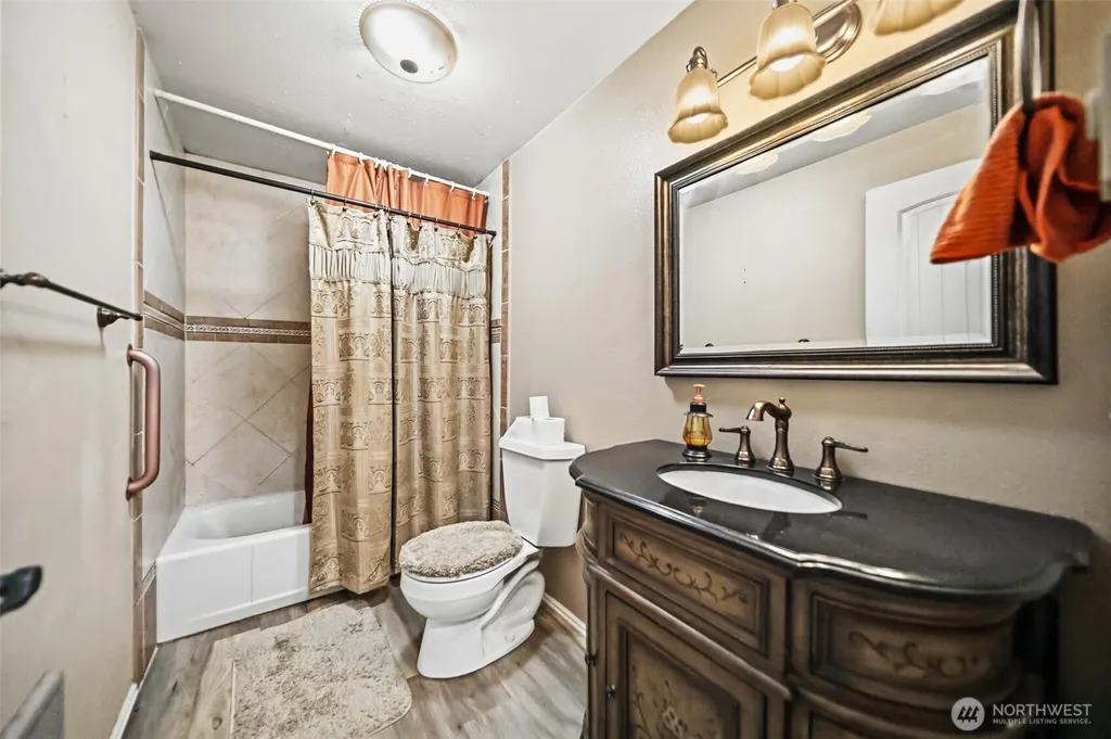 4391 SE Horstman Road Port Orchard WA 98366