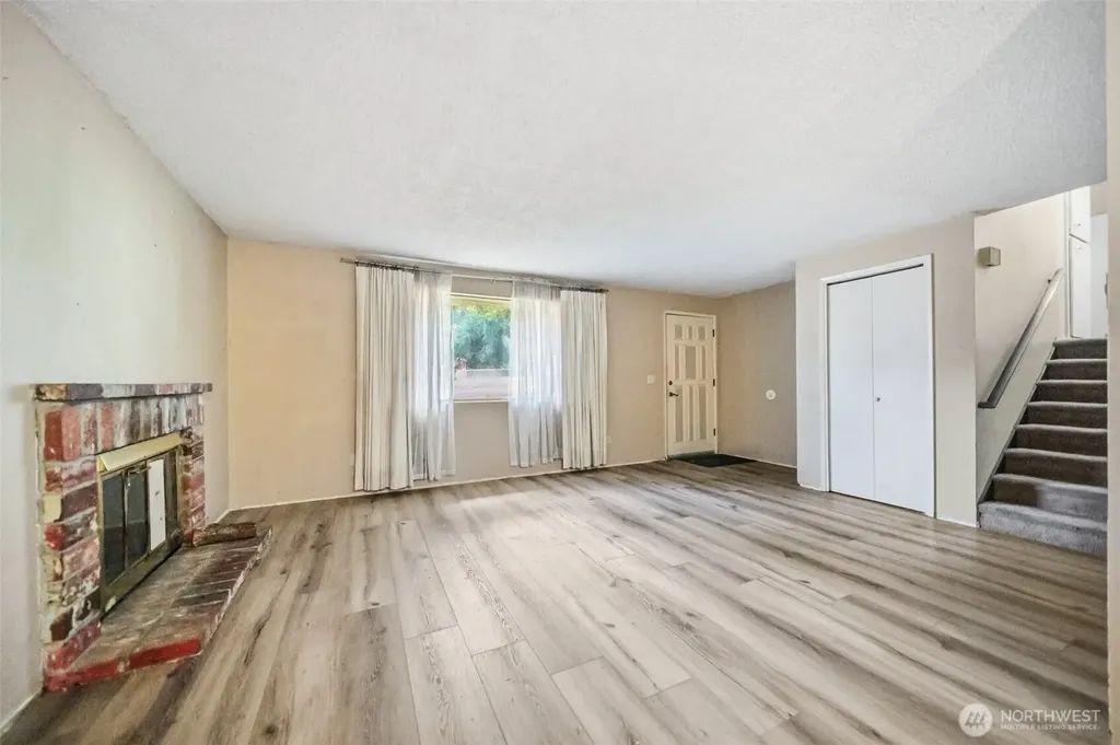4391 SE Horstman Road Port Orchard WA 98366