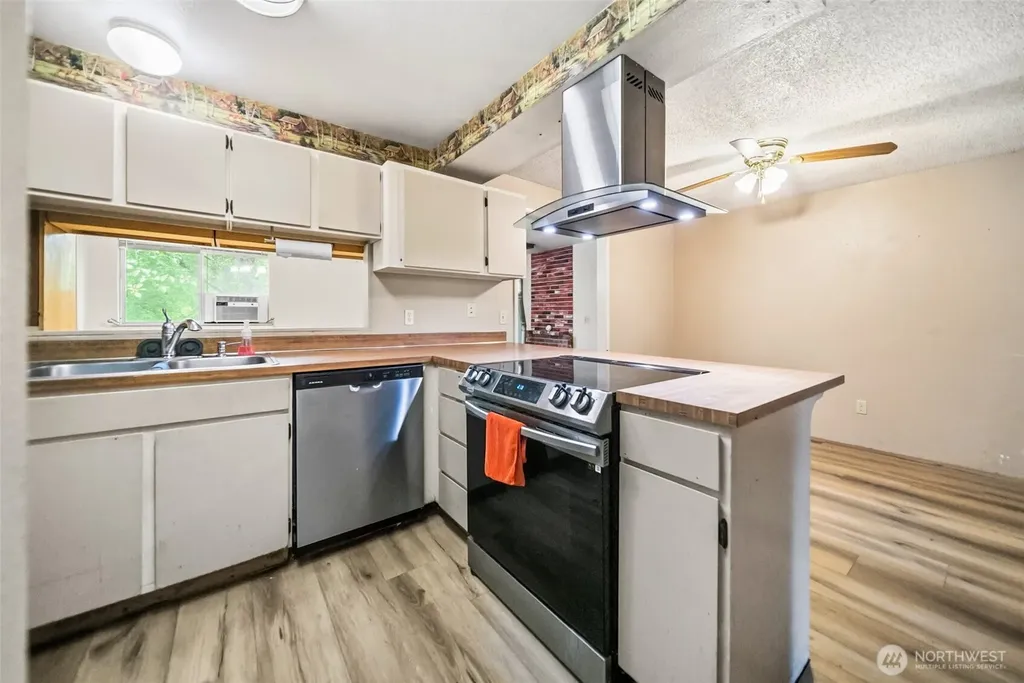 4391 SE Horstman Road Port Orchard WA 98366