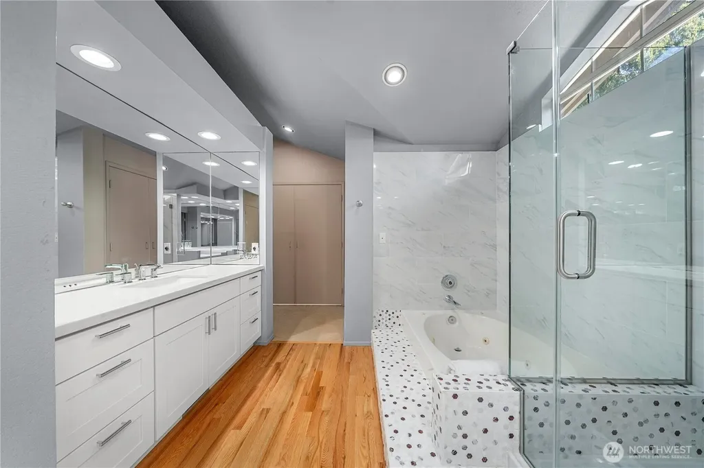6640 114th Avenue SE Bellevue WA 98006
