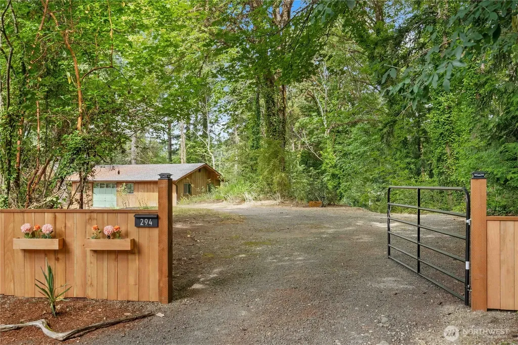 294 E Libby Road Shelton WA 98584