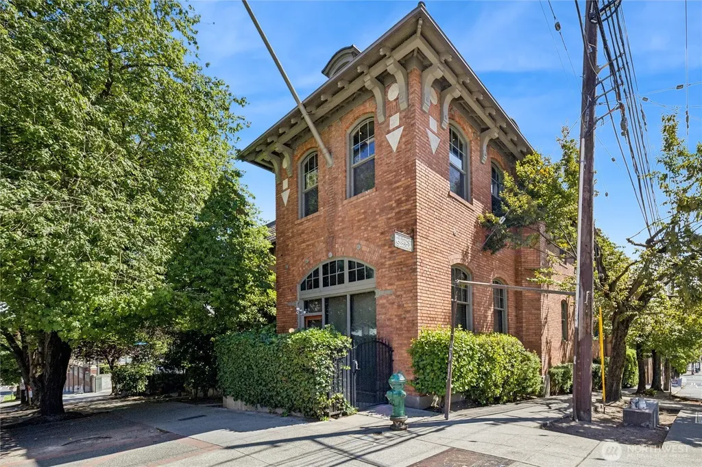 1406 Harvard Avenue Seattle WA 98122