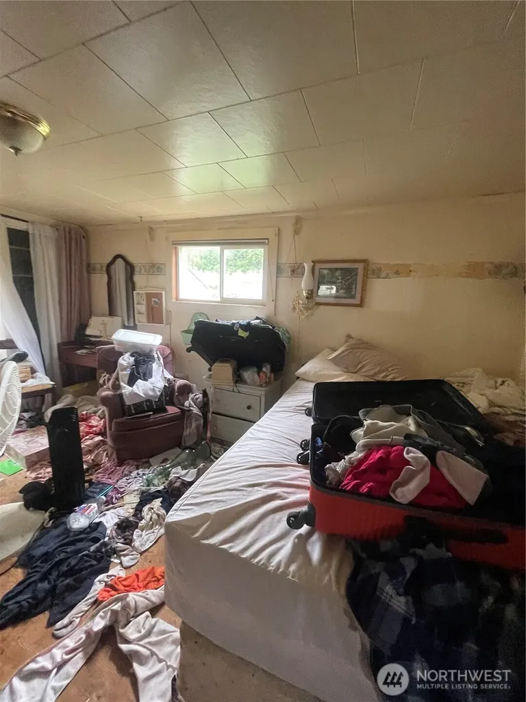 1305 Park Avenue Raymond WA 98577