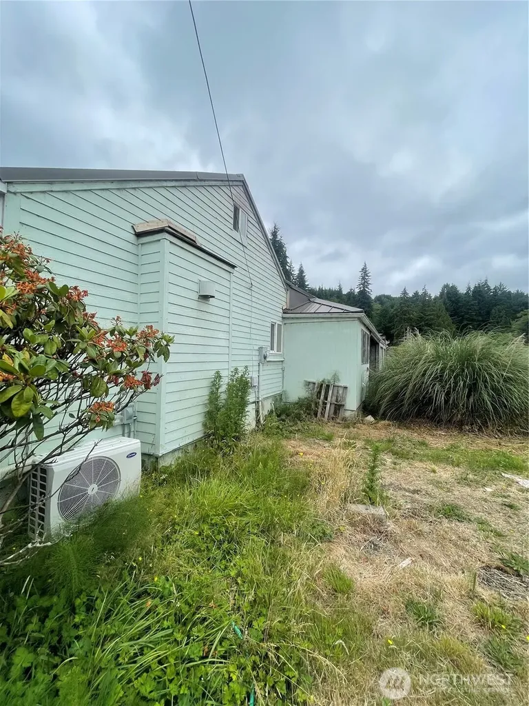 1305 Park Avenue Raymond WA 98577