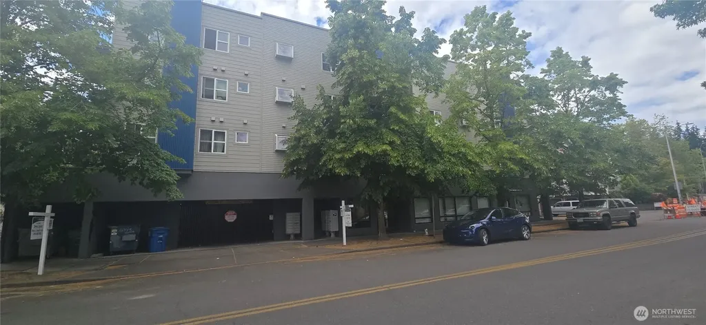 12345 Roosevelt Way NE Seattle WA 98125