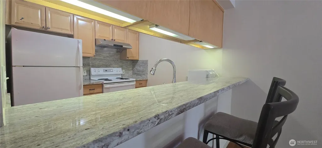 12345 Roosevelt Way NE Seattle WA 98125