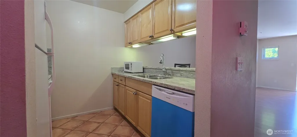 12345 Roosevelt Way NE Seattle WA 98125