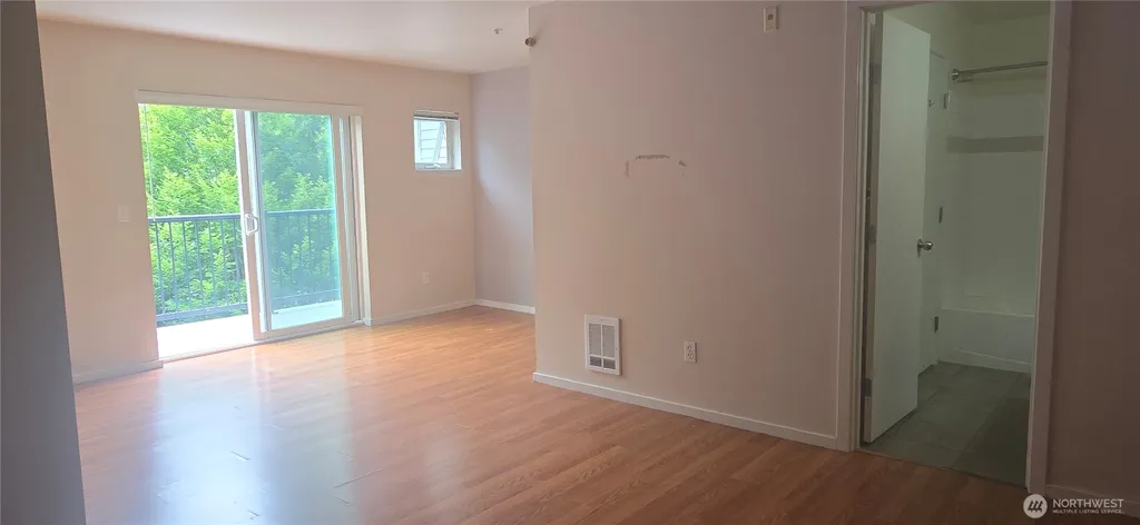 12345 Roosevelt Way NE Seattle WA 98125
