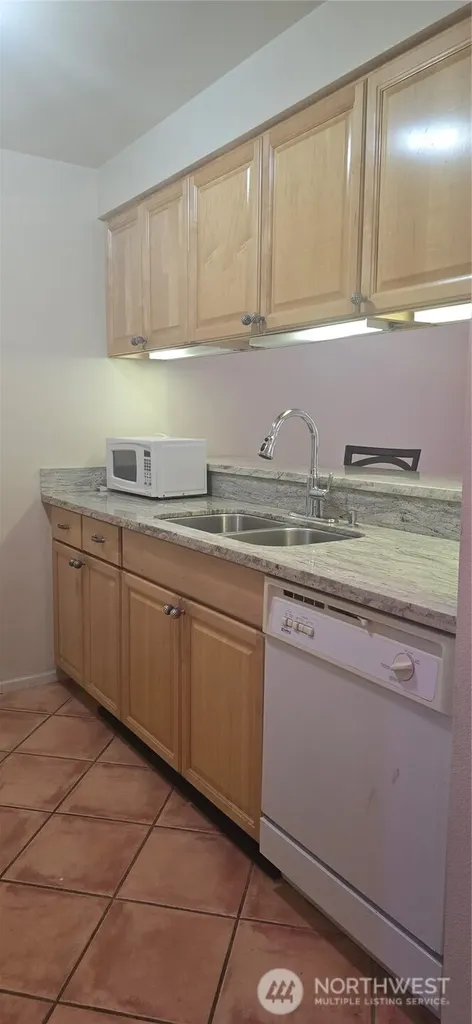 12345 Roosevelt Way NE Seattle WA 98125
