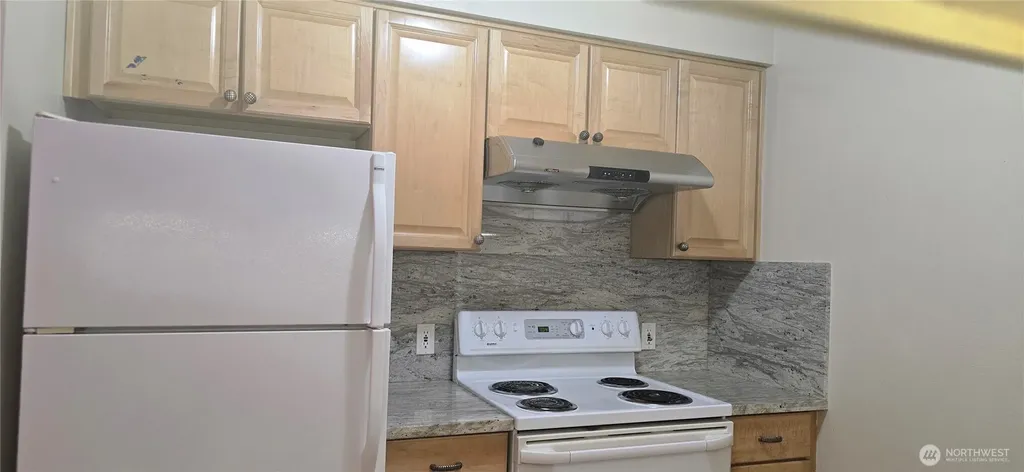 12345 Roosevelt Way NE Seattle WA 98125