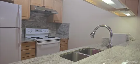 12345 Roosevelt Way NE Seattle WA 98125