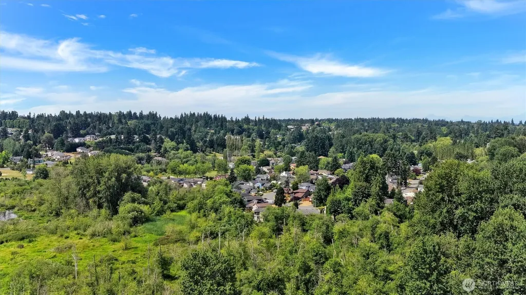 2407 Larch Way Lynnwood WA 98036