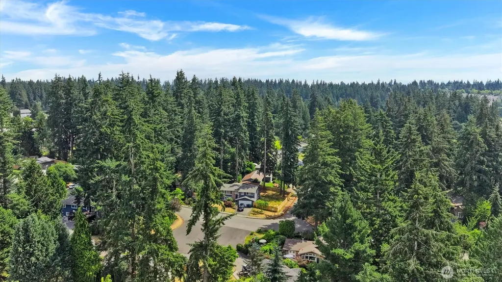 2407 Larch Way Lynnwood WA 98036