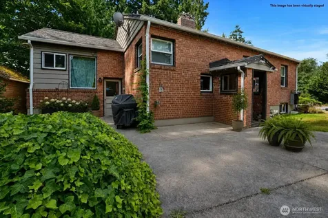 2407 Larch Way Lynnwood WA 98036