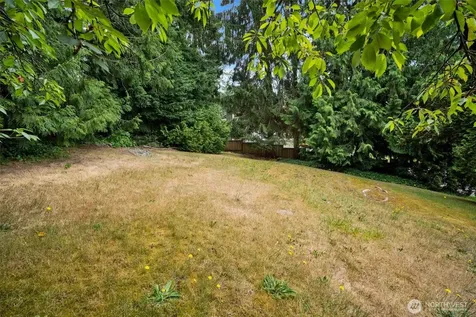 2407 Larch Way Lynnwood WA 98036