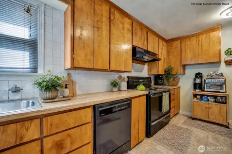 2407 Larch Way Lynnwood WA 98036