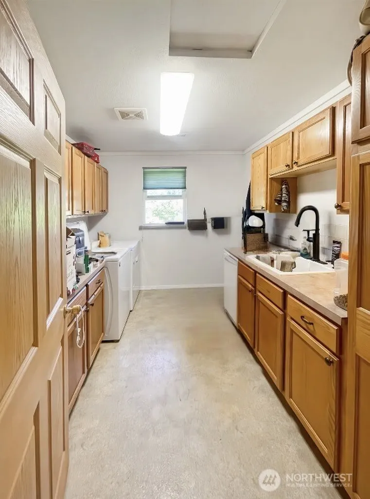 55 Wilson Lane South Bend WA 98586