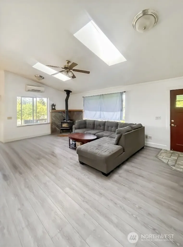 55 Wilson Lane South Bend WA 98586