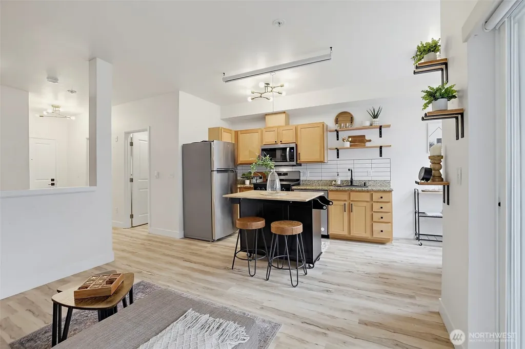 537 225th Lane NE Sammamish WA 98074