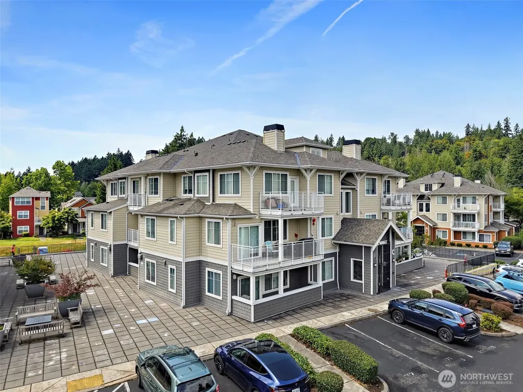537 225th Lane NE Sammamish WA 98074