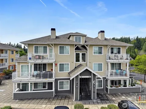 537 225th Lane NE Sammamish WA 98074