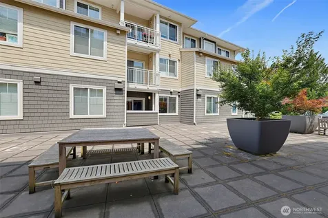 537 225th Lane NE Sammamish WA 98074