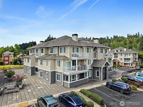 537 225th Lane NE Sammamish WA 98074