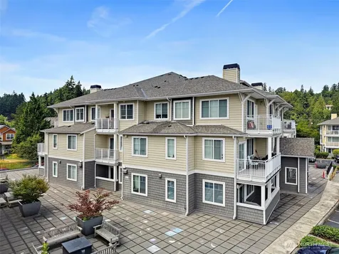 537 225th Lane NE Sammamish WA 98074