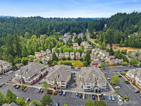 537 225th Lane NE Sammamish WA 98074