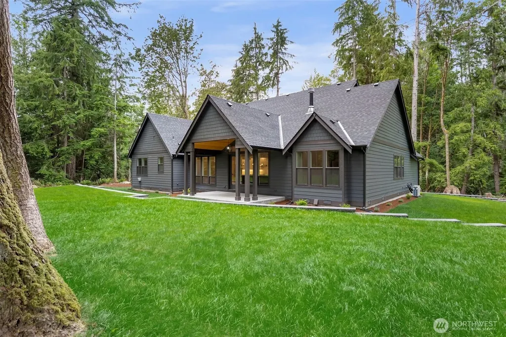 5306 SE Cottage Path Way Port Orchard WA 98366