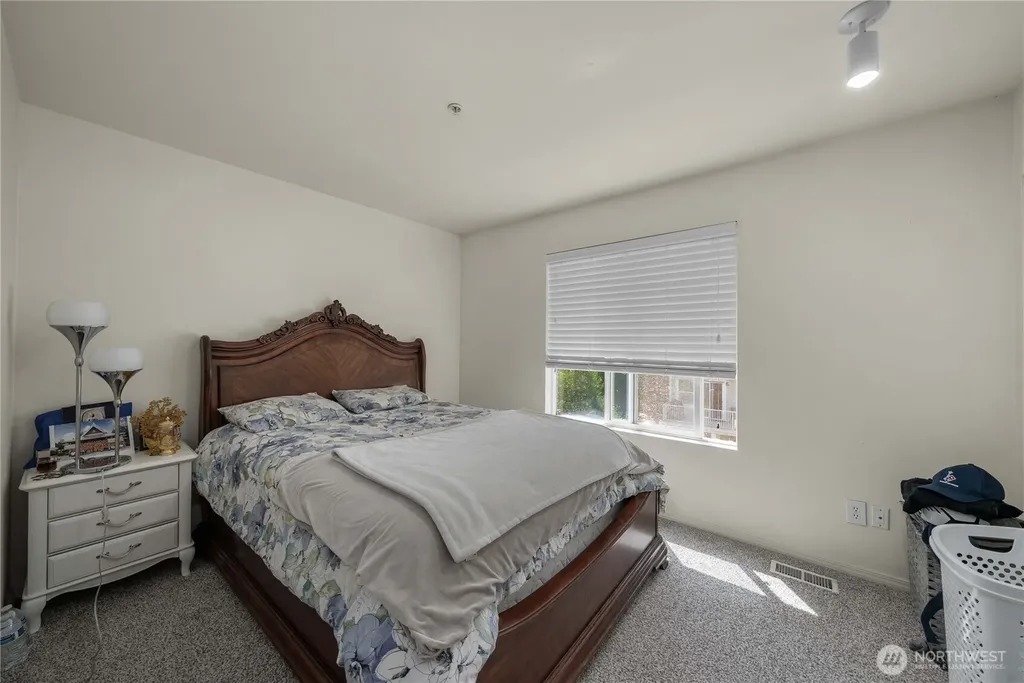 23217 62nd Place Street S Kent WA 98032