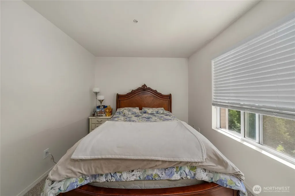 23217 62nd Place Street S Kent WA 98032