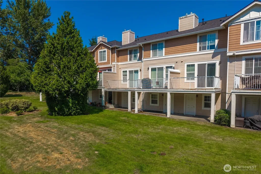23217 62nd Place Street S Kent WA 98032