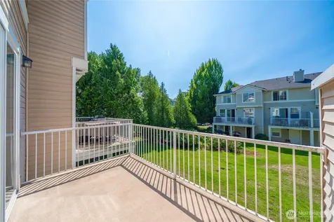 23217 62nd Place Street S Kent WA 98032