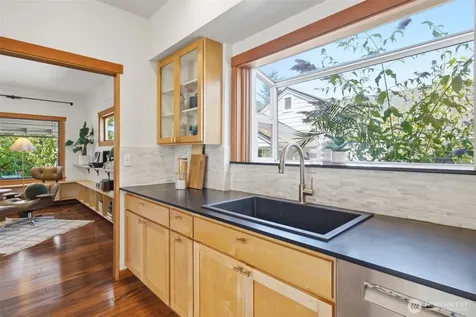 4008 31st Avenue S Seattle WA 98108