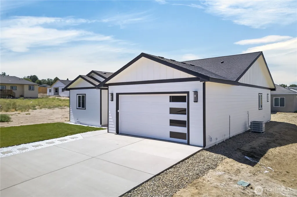309 Olivia Street Sunnyside WA 98944