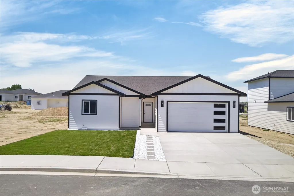 309 Olivia Street Sunnyside WA 98944
