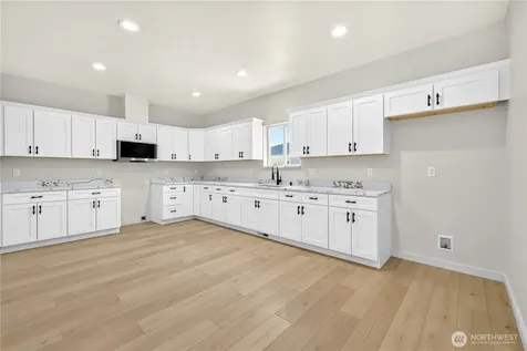 309 Olivia Street Sunnyside WA 98944