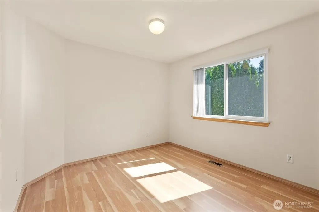 20532 121st Way SE Kent WA 98031
