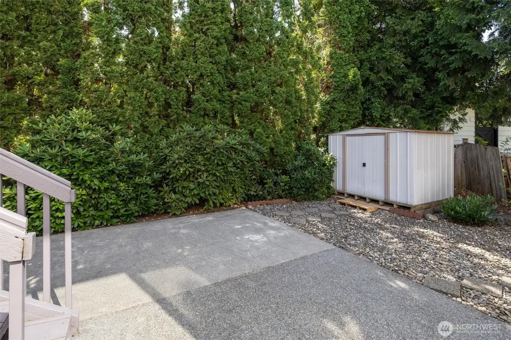 20532 121st Way SE Kent WA 98031