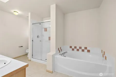 20532 121st Way SE Kent WA 98031