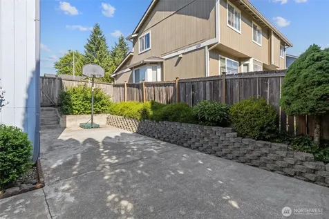 20532 121st Way SE Kent WA 98031