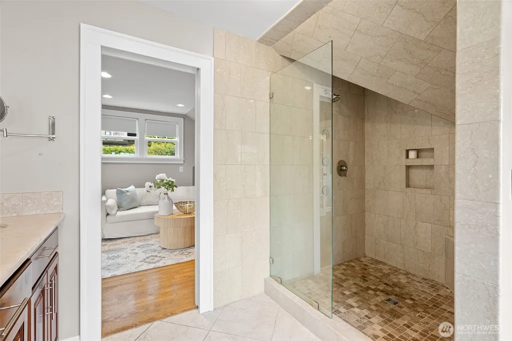 114 Queen Anne Drive Seattle WA 98109
