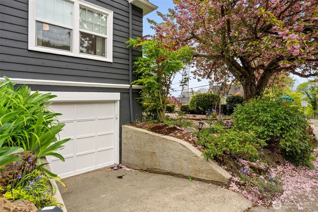 114 Queen Anne Drive Seattle WA 98109